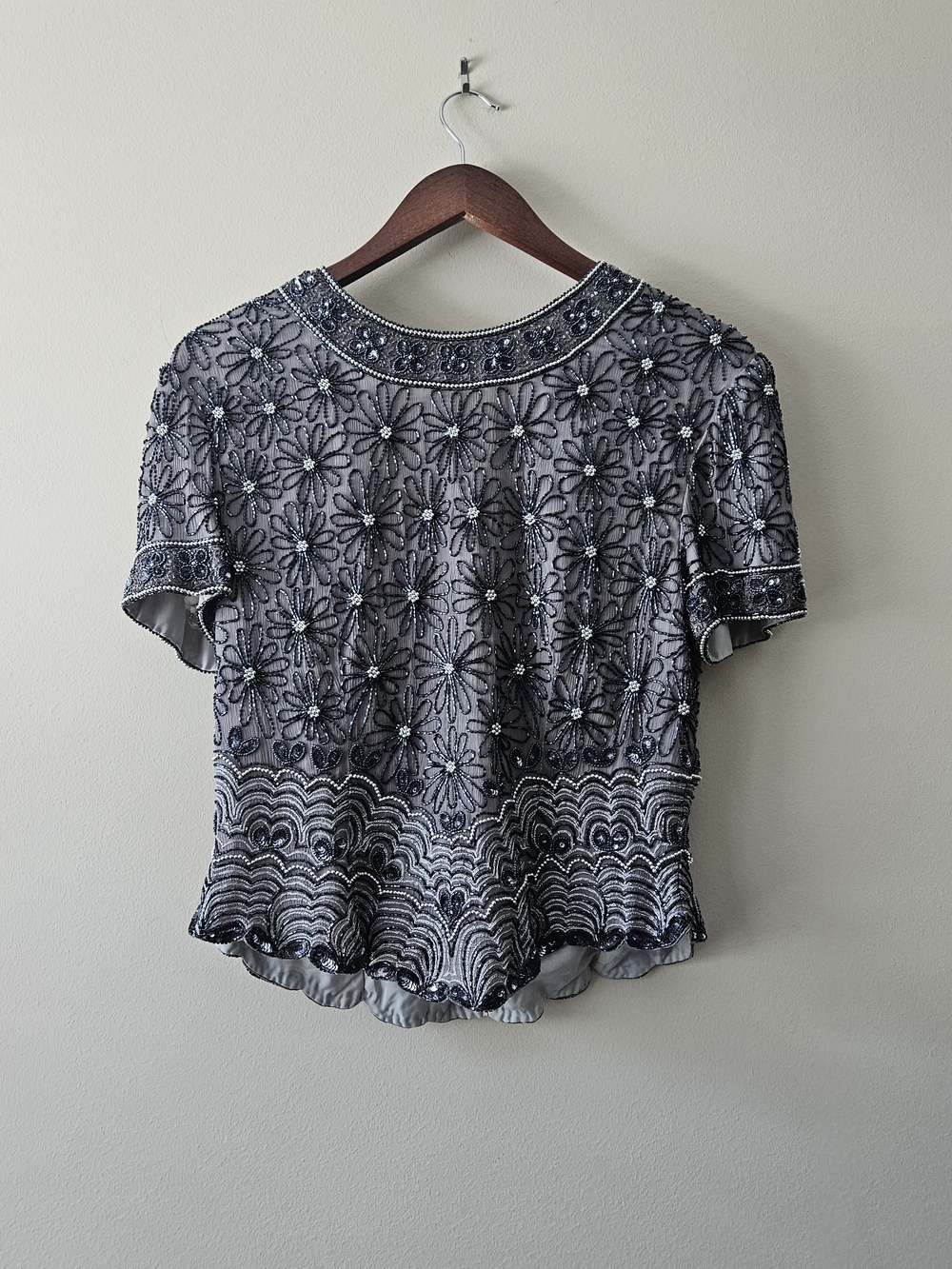 Embellished Floral Beaded Short Sleeve Top - Gray